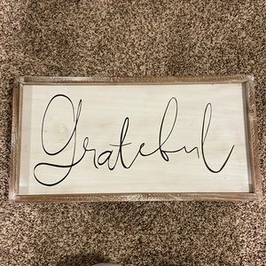 Grateful wall decor